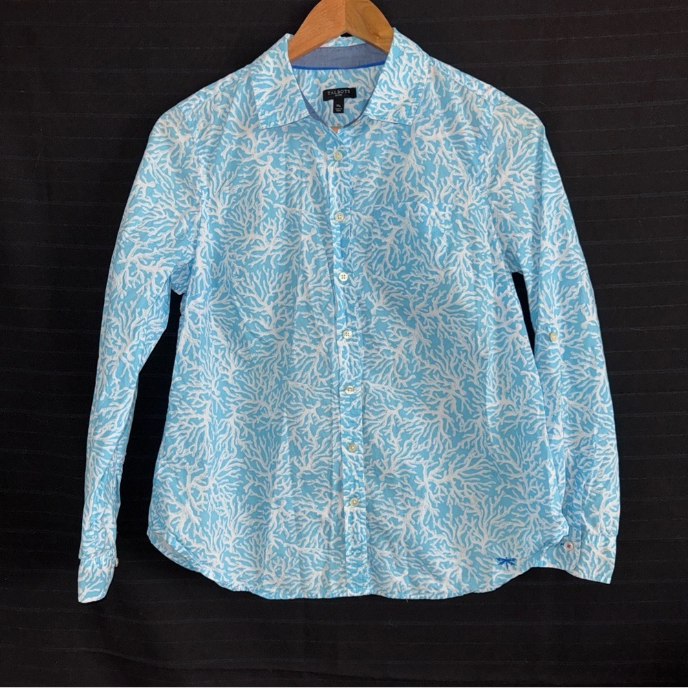 Talbots Petite Light Blue White Coral Pattern Long Sleeve Button Up Shirt Med MP